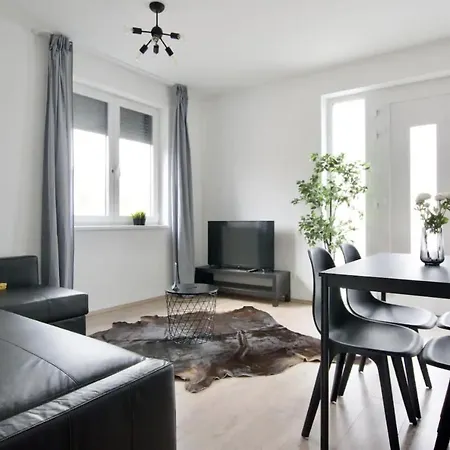 Family By Hi5 - Apartamento Zamárdi