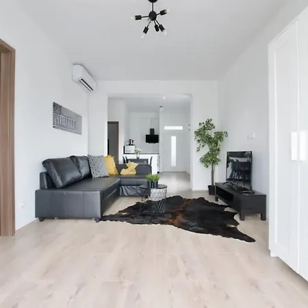 Family By Hi5 - * Zamárdi