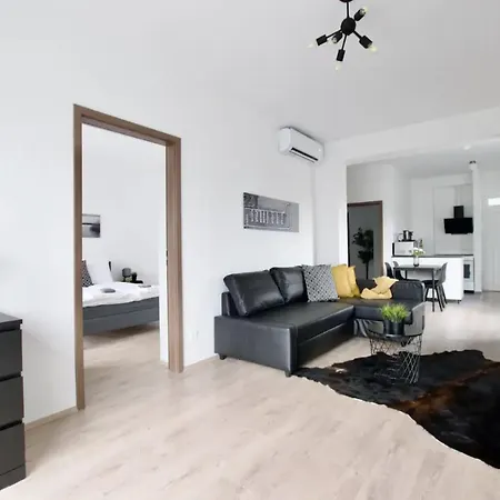 Family By Hi5 - Apartmán