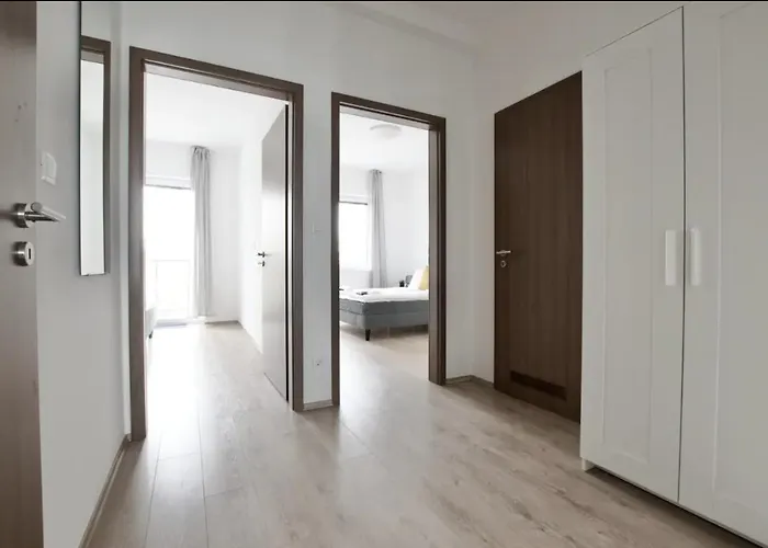 Family By Hi5 - アパート *