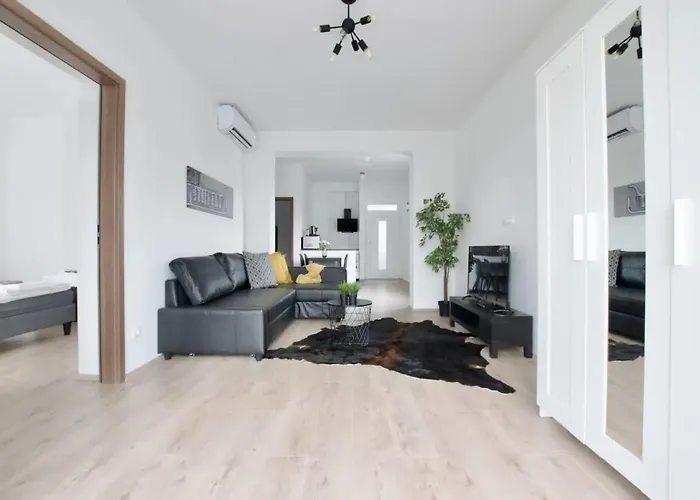 Family By Hi5 - * Zamárdi